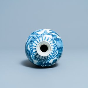 A Chinese blue and white 'meiping' vase with cranes, Wanli — photo 5