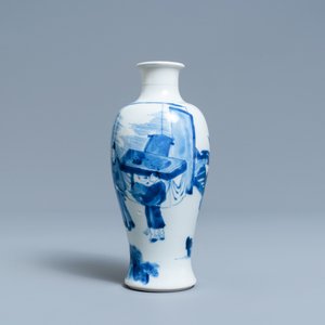 A Chinese blue and white 'meiping' vase with figurative design, Kangxi — 照片 4