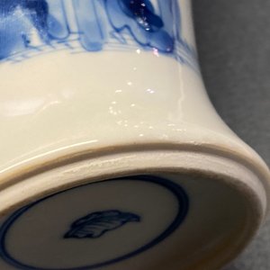 A Chinese blue and white 'meiping' vase with figurative design, Kangxi — 照片 9