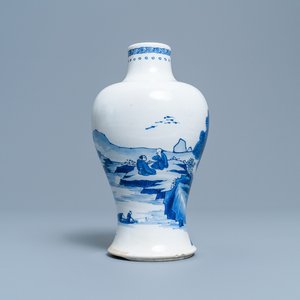 A Chinese blue and white meiping vase with figures in a landscape, Kangxi — 照片 1