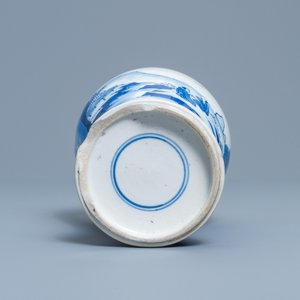 A Chinese blue and white meiping vase with figures in a landscape, Kangxi — 照片 6
