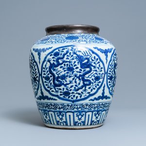 A Chinese blue and white metal-mounted 'dragon' jar, Jiajing — photo 2
