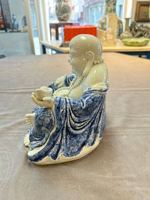 A Chinese blue and white Milefo Buddha, Zeng Long Sheng 曾龍昇 mark, 20th C. — 照片 2