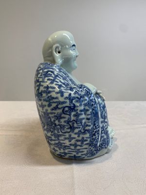A Chinese blue and white Milefo Buddha, Zhu Mao Ji Zao 朱茂記造 mark, 19/20th C. — photo 4