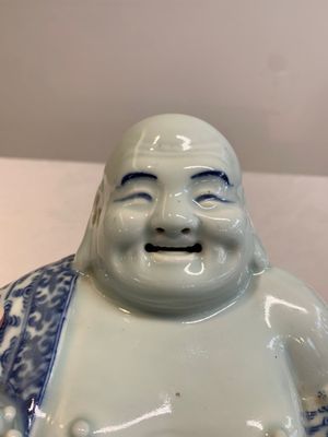 A Chinese blue and white Milefo Buddha, Zhu Mao Ji Zao 朱茂記造 mark, 19/20th C. — photo 5