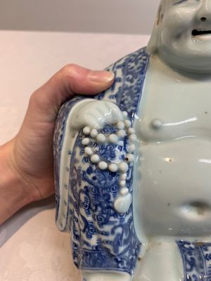 A Chinese blue and white Milefo Buddha, Zhu Mao Ji Zao 朱茂記造 mark, 19/20th C. — photo 6