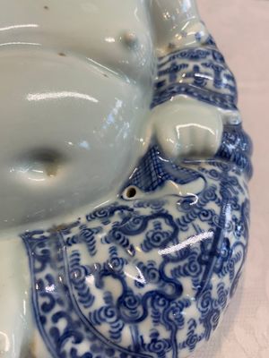 A Chinese blue and white Milefo Buddha, Zhu Mao Ji Zao 朱茂記造 mark, 19/20th C. — photo 7