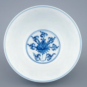 A Chinese blue and white Ming-style bowl, Kangxi mark and period — 照片 2