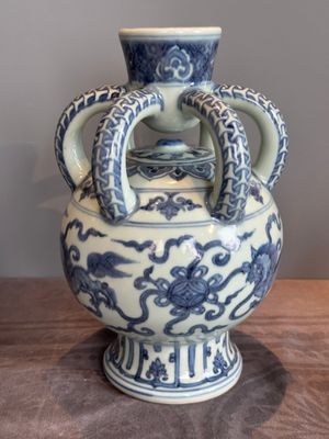A Chinese blue and white Ming-style 'Buddhist lion' vessel, 20th C. — photo 3