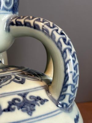 A Chinese blue and white Ming-style 'Buddhist lion' vessel, 20th C. — photo 7