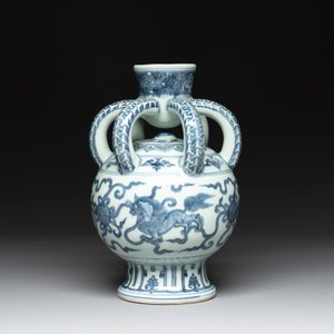 A Chinese blue and white Ming-style 'Buddhist lion' vessel, 20th C. — photo 2