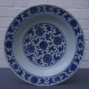 A Chinese blue and white Ming style charger, Qianlong — photo 4