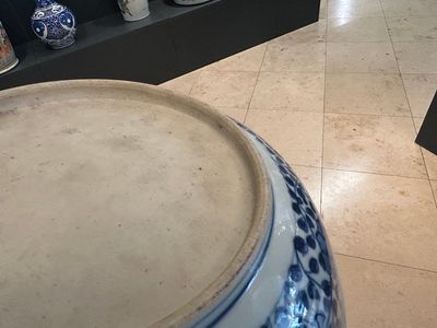 A Chinese blue and white Ming-style 'flower bouquet' dish, Qianlong — photo 5