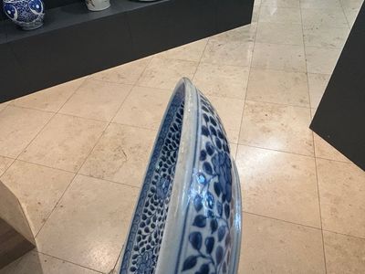 A Chinese blue and white Ming-style 'flower bouquet' dish, Qianlong — photo 8