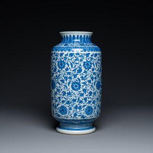 A Chinese blue and white Ming-style 'lotus scroll' vase, Qianlong mark but probably later — photo 4