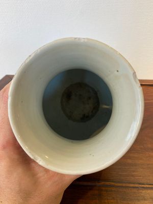 A Chinese blue and white Ming-style 'lotus scroll' vase, Qianlong — 照片 3