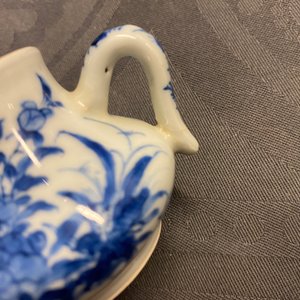 A Chinese blue and white miniature teapot and cover, Chenghua mark, Kangxi — 照片 11