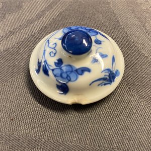 A Chinese blue and white miniature teapot and cover, Chenghua mark, Kangxi — 照片 8