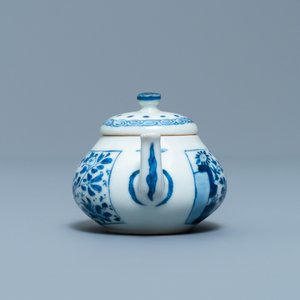 A Chinese blue and white miniature teapot and cover, Yu mark, Kangxi — photo 5