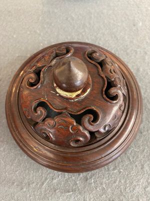 A Chinese blue and white 'Mongolian hunt' jar with wooden cover, Kangxi — 照片 12