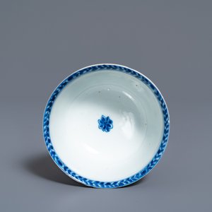 A Chinese blue and white 'mother with child' cup and saucer, Kangxi — photo 8