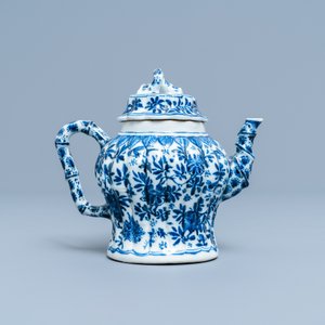 A Chinese blue and white moulded bamboo-shaped teapot and cover, Kangxi — photo 4