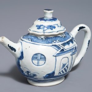 A Chinese blue and white moulded teapot and cover, Kangxi — photo 7