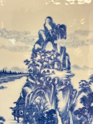 A Chinese blue and white 'mountainous landscape' plaque mounted in a wooden frame, 19/20th C. — 照片 4