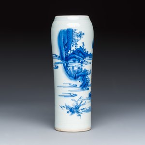A Chinese blue and white 'Mountainous Landscape' sleeve vase — photo 3