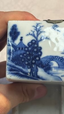 A Chinese blue and white 'Mountainous Landscape' writing set with an inkwell, sander and candlestick, Qianlong — photo 22