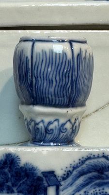 A Chinese blue and white 'Mountainous Landscape' writing set with an inkwell, sander and candlestick, Qianlong — photo 28