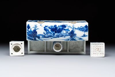 A Chinese blue and white 'Mountainous Landscape' writing set with an inkwell, sander and candlestick, Qianlong — photo 8