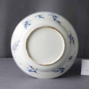 A Chinese blue and white 'musicians' dish, Kangxi — photo 4