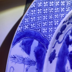 A Chinese blue and white 'musicians' dish, Kangxi — photo 4
