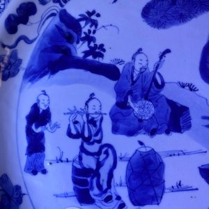 A Chinese blue and white 'musicians' dish, Kangxi — photo 5