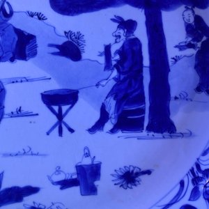 A Chinese blue and white 'musicians' dish, Kangxi — photo 7