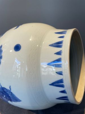 A Chinese blue and white 'mythical animals' vase, Transitional period — photo 14
