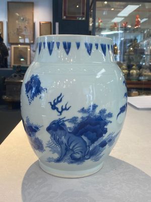 A Chinese blue and white 'mythical animals' vase, Transitional period — photo 37