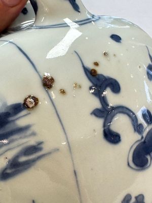 A Chinese blue and white 'Mythical Beasts' wine pot and cover, Transitional period — foto 21