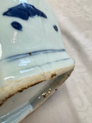 A Chinese blue and white 'Mythical Beasts' wine pot and cover, Transitional period — foto 24