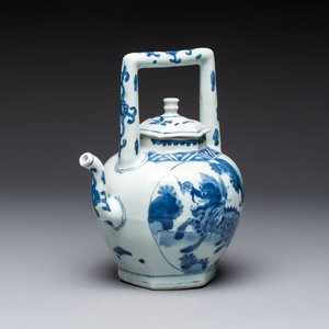 A Chinese blue and white 'Mythical Beasts' wine pot and cover, Transitional period — foto 5
