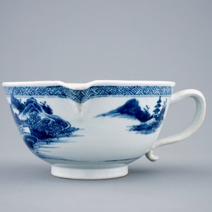 A Chinese blue and white Nanking cargo shipwreck sauce boat, Qianlong — 照片 2