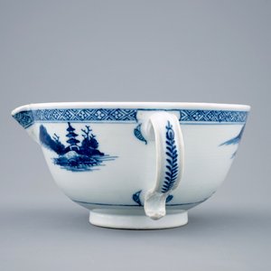 A Chinese blue and white Nanking cargo shipwreck sauce boat, Qianlong — 照片 5