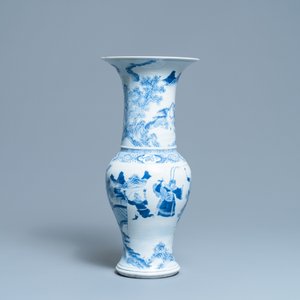 A Chinese blue and white narrative subject yenyen vase, 19th C. — photo 3