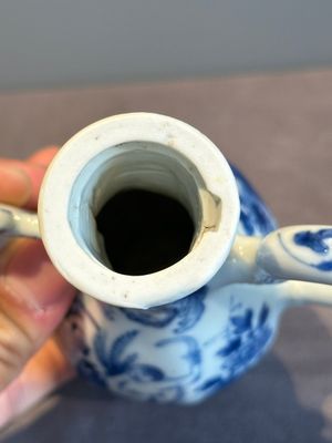 A Chinese blue and white 'nude figure' jug and cover, Kangxi, ca. 1680 — photo 7