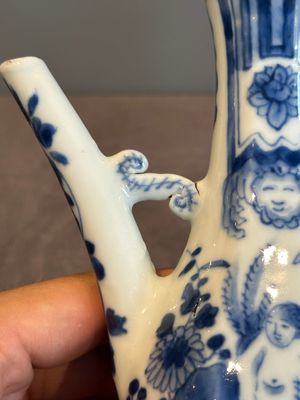 A Chinese blue and white 'nude figure' jug and cover, Kangxi, ca. 1680 — photo 9
