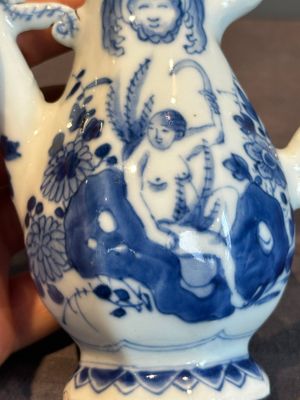 A Chinese blue and white 'nude figure' jug and cover, Kangxi, ca. 1680 — photo 10