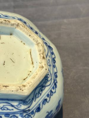 A Chinese blue and white octagonal 'bajixiang' bowl, Ming — foto 13