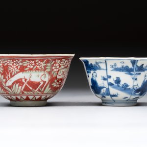 A Chinese blue and white octagonal bowl and a green and red-enamelled blue and white bowl, Jiajing/Chongzhen — 照片 2