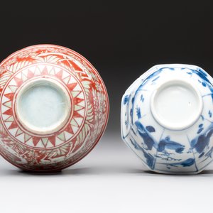 A Chinese blue and white octagonal bowl and a green and red-enamelled blue and white bowl, Jiajing/Chongzhen — 照片 7